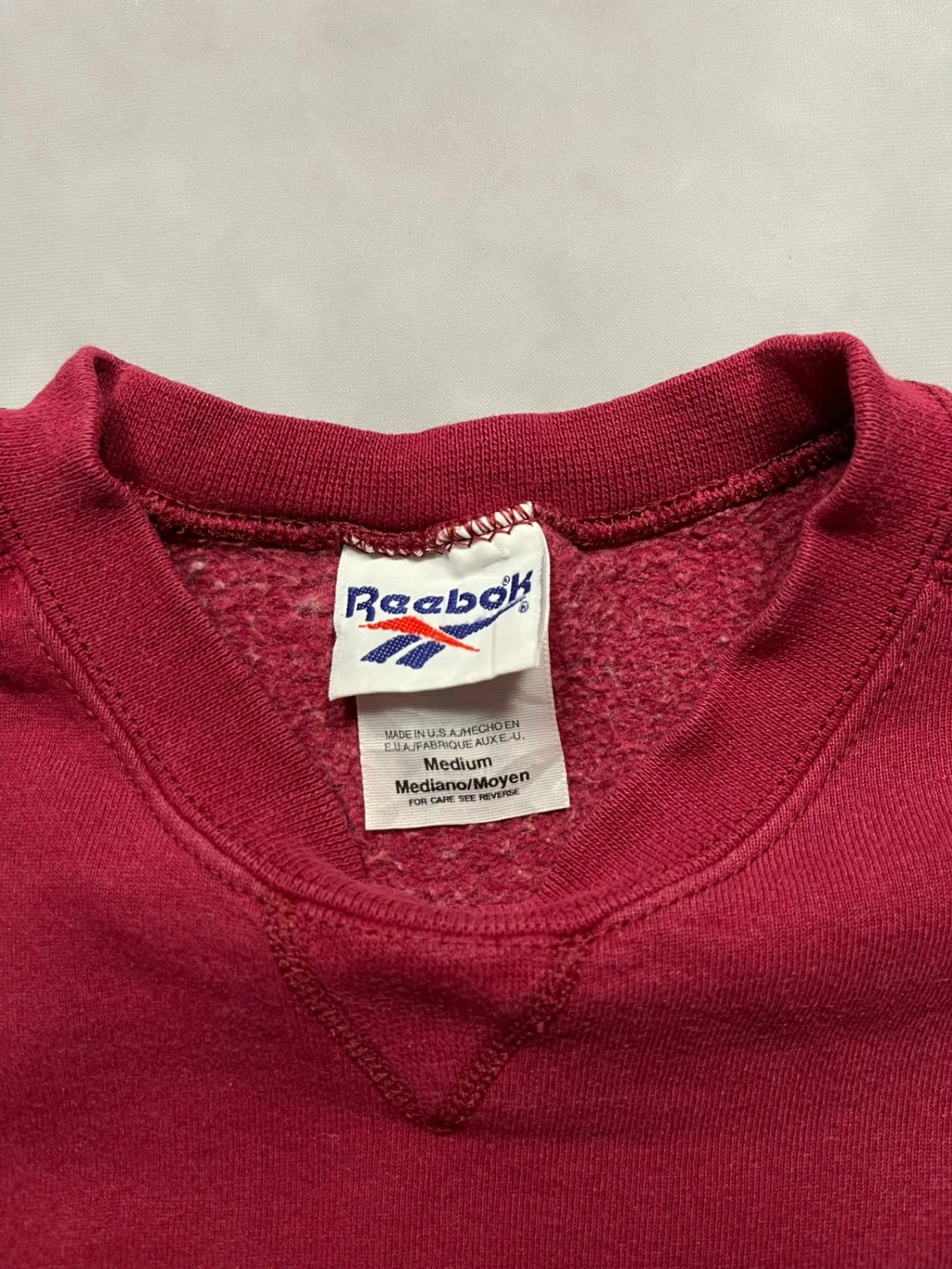 90s Reebok Chest Logo Sweatshirt - M
