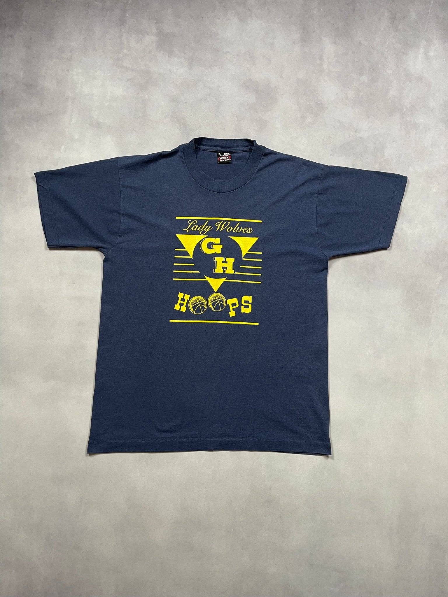 90s Lady Wolves Hoops Basketball Single Stitch T-Shirt - L