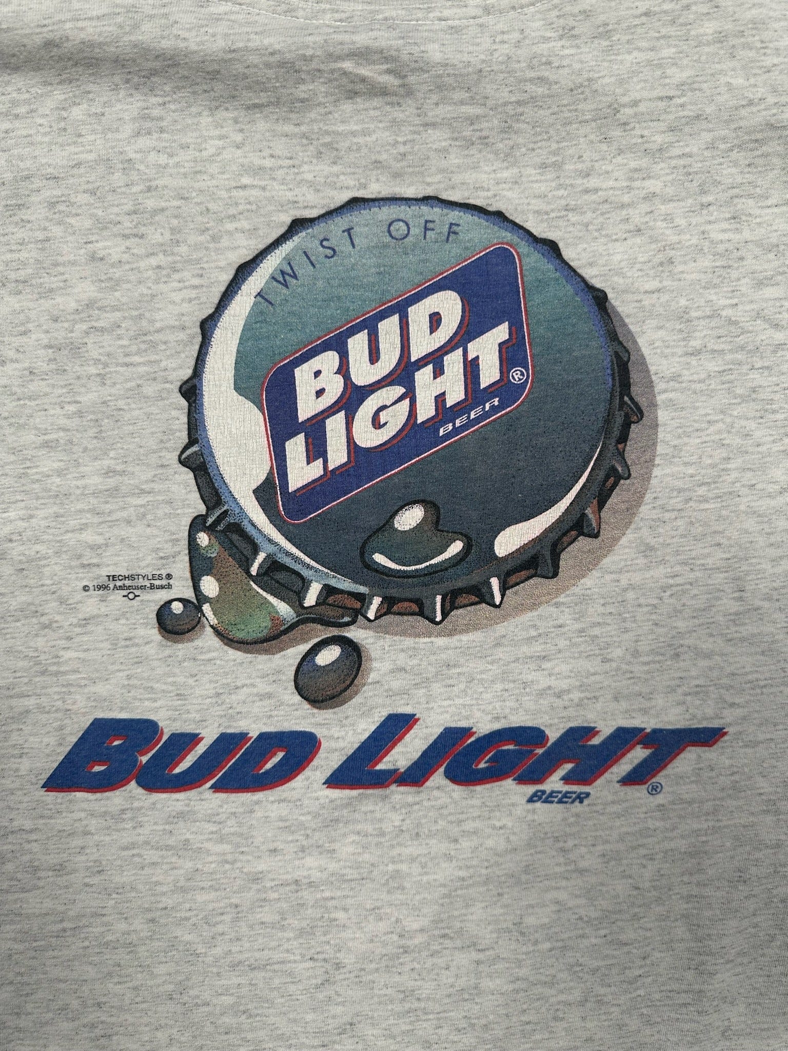 The Vintage Racks T-Shirt Bud Light Cap - Large