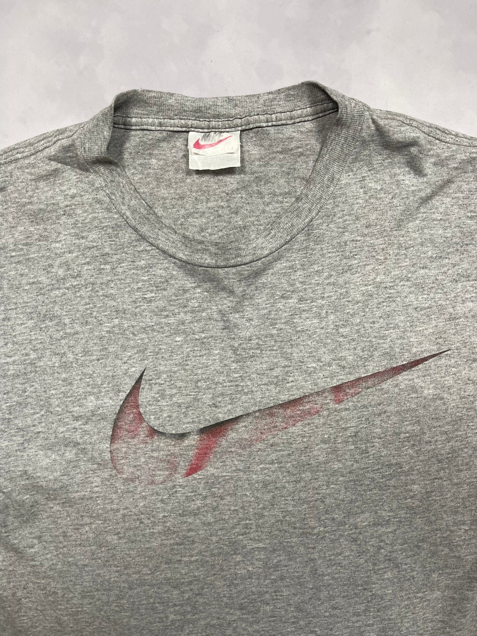 The Vintage Racks T-Shirt Nike Faded Swoosh - Medium